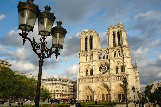 Paris Half-Day City Tour with a Private Driver - Customizable Itinerary for a Personal Touch