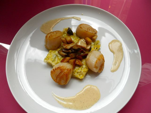 Paris: Hands-On Small Group Cooking Class - Meeting Point and Accessibility in Paris