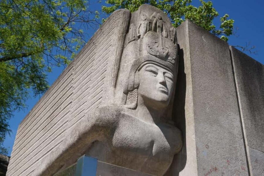 Paris: Histories and Mysteries of Père Lachaise Cemetery - Starting Point at Métro Gambetta