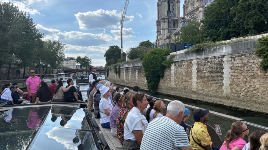 Paris: Illuminations River Cruise with Audio Commentary - The Route and Main Landmarks