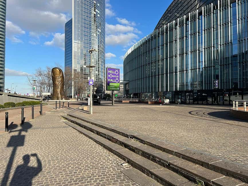 Paris: La Défense Modern District Walking Tour - Outdoor Sculptures and Public Spaces