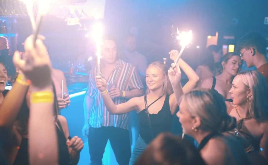 Paris: Latin Quarter Guided Pub Crawl to Bars and Clubs - Historic Stop at Place du Panthéon