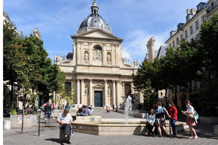 Paris: Latin Quarter Guided Walking Tour in German - Exploring Arènes de Lutèce and Roman Heritage