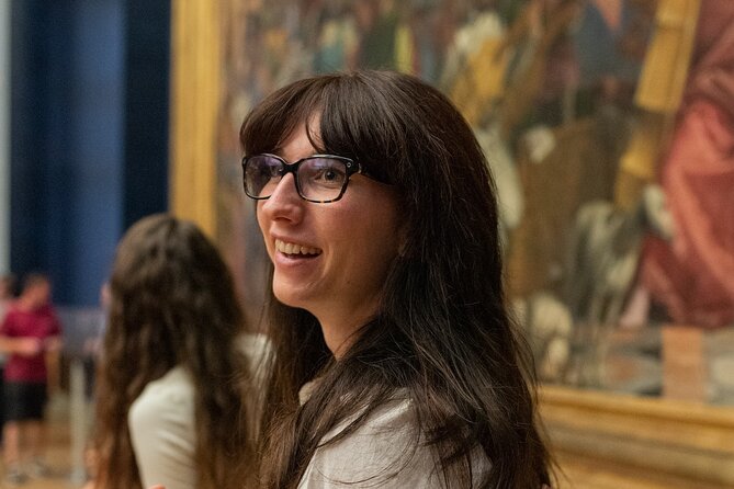 Paris Louvre Essentials Tour with Reserved Entry - Close Encounters with Iconic Sculptures: Venus de Milo and Winged Victory