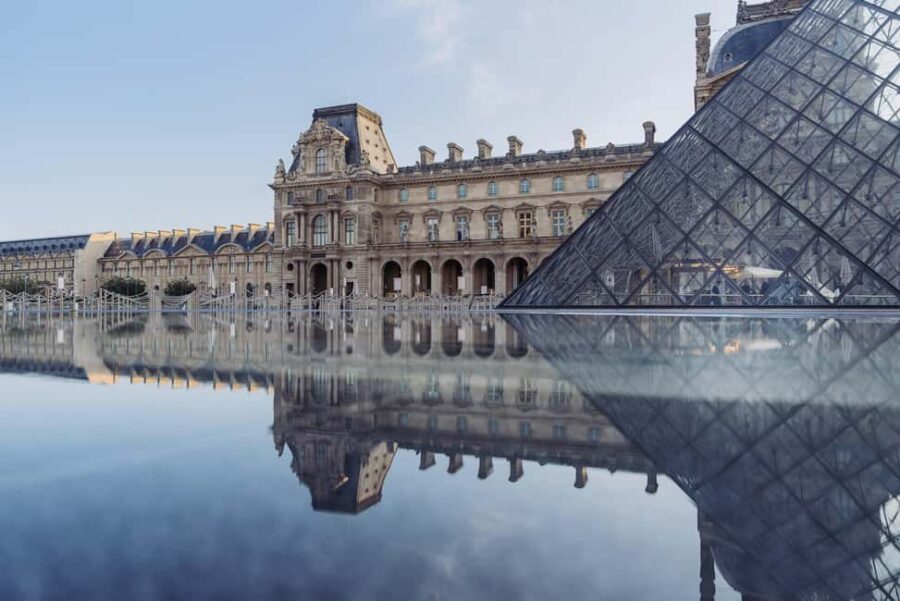 Paris: Louvre Museum Masterpieces Tour with Reserved Access - From the Arc de Triomphe to the Louvre Pyramid
