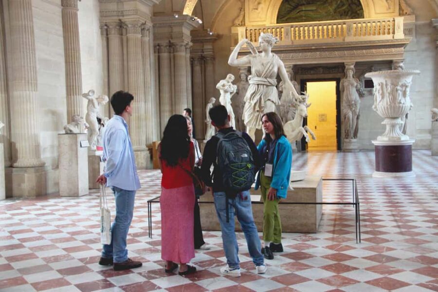 Paris: Louvre Museum Skip-the-Line Guided Tour - Meeting Point and Tour Timing in Front of the Louvre