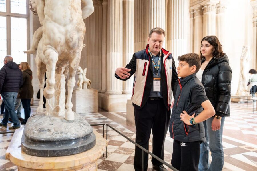 Paris: Louvre Private Family Tour for Kids + Reserved Entry - Starting Point and Meeting Details