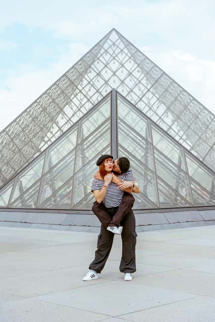 Paris : Louvre Street Photoshoot - A Short but Focused Photoshoot Near the Louvre