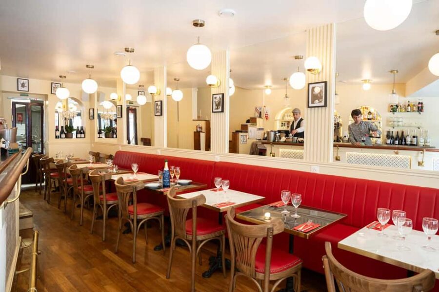 Paris: Lunch & dinner for groups - Convenience and Group Capacity at Bistrot Café de Paris