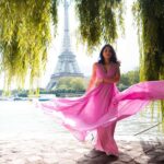 Paris: Luxury Photoshoot near the Eiffel Tower Photos in 24H - Convenient Meeting Point Near the Eiffel Tower