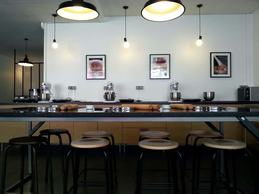 Paris: Macaron, Croissant or Pastry Class with a French Chef - From the Heart of Montmartre: The Meeting Point and Atmosphere