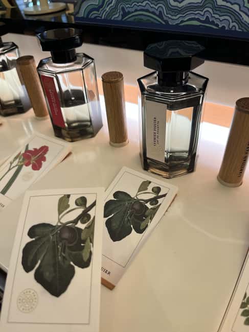 Paris: Marais District Perfume Private Walking Tour - The Starting Point at the Hôtel Particulier Courtyard