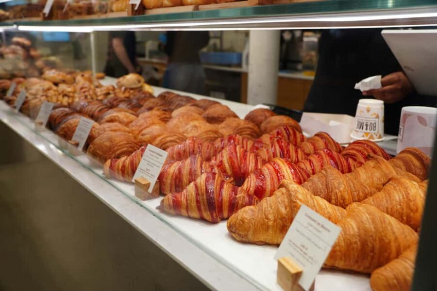 Paris: Montmartre Bakery and Pastry Food Tour with Tastings - Starting Point at Fontaine Pigalle
