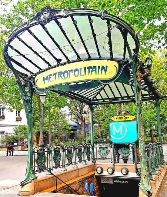 Paris: Montmartre Drawing tour with a local artist - Starting at Place des Abbesses with a Warm Welcome