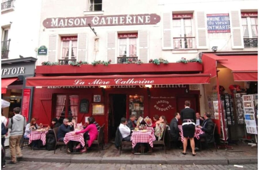 Paris: Montmartre Tour with Moulin Rouge and Sacré-Cur - The History of Moulin Rouge and Its Significance in Paris