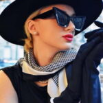 Paris: Old Money Photo Shoot with Outfits and Accessories - Iconic Parisian Locations: Champs-Élysée and Beyond