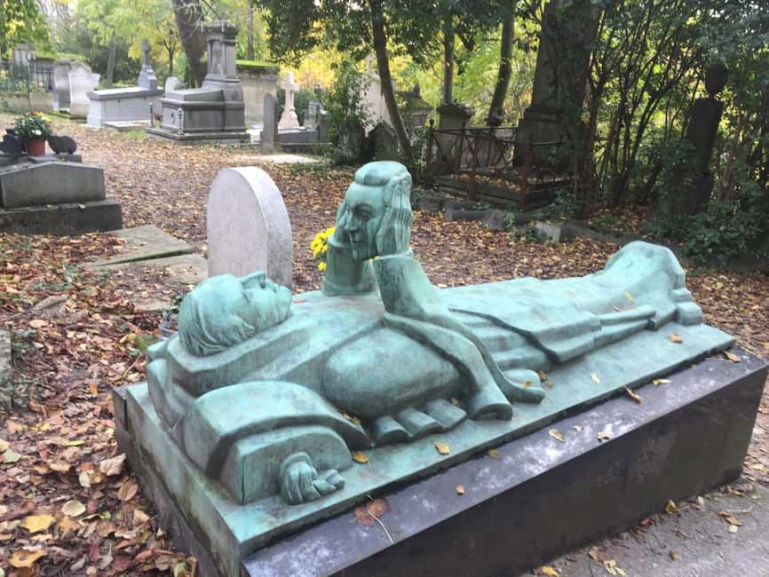 Paris: Père Lachaise Cemetery Visit with Seine River Cruise - Starting Point and How to Access the Audio Guide