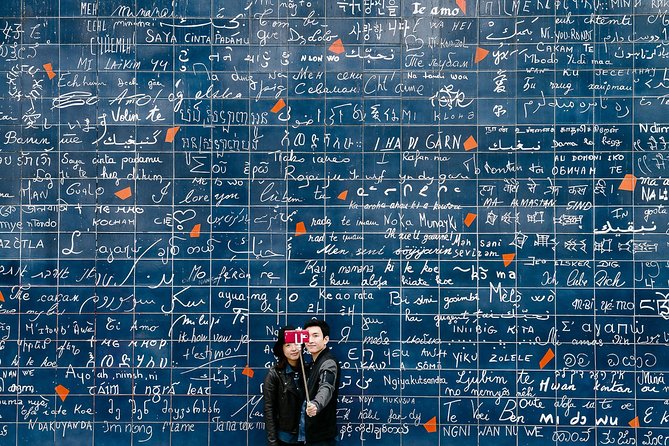 Paris Photography Masterclass - Private Photography Lesson - Starting at the Historic Pont Marie in Central Paris