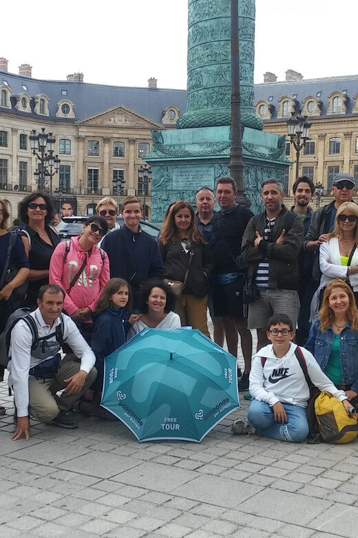 Paris: Private Customizable City Tour in Spanish - Walking Through Paris’s Iconic Landmarks