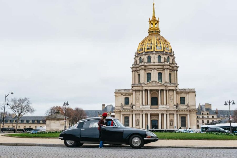 Paris: Private Guided City Tour in a Traction Avant or DS 21 - Starting Point and Flexible Pickup Locations