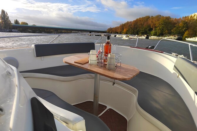 Paris Private Seine River Cruise Embark near Eiffel Tower - Exploring Paris’s Most Beautiful Bridges and Monuments