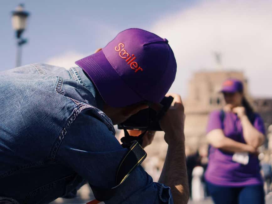 Paris: Professional Photoshoot at the Arc de Triomphe - Choosing Between Basic and Premium Photo Packages in Front of the Arc de Triomphe