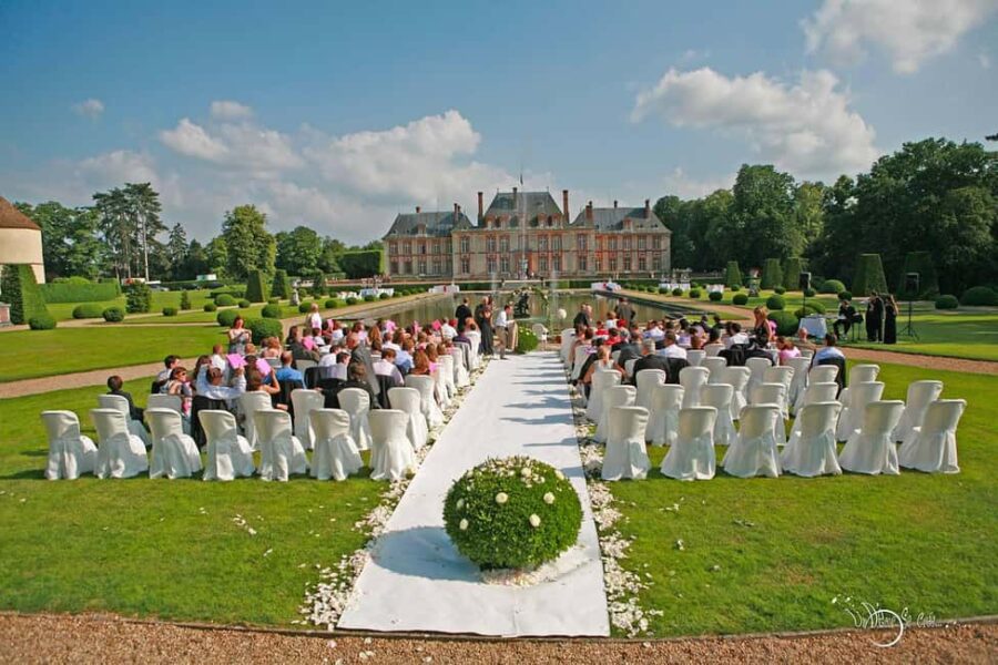 Paris: Puss in Boots Castle Château de Breteuil Private Tour - Accessibility and Flexibility for Visitors