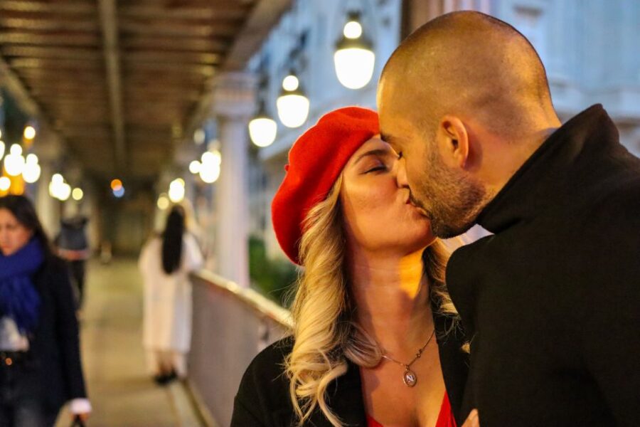 Paris: Romantic Photoshoot for Couples - The Experience of a Private Romantic Photoshoot