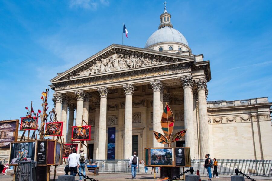 Paris: Scenic E-bike tour with optional Seine Cruise - The Route: From Landmarks to Quiet Side Streets