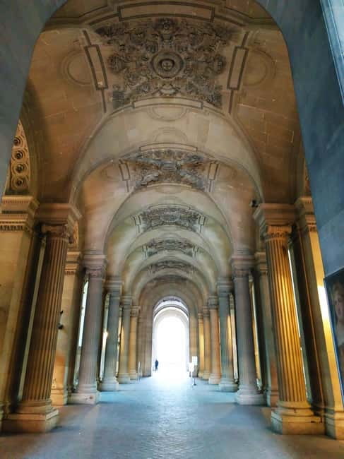 Paris: See 15 to 30 Top Sights with a Fun Guide - Exploring Sacré-Cœur and Montmartre