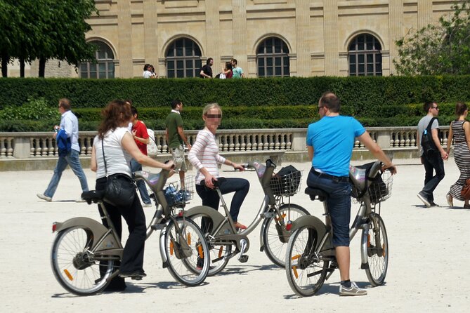 Paris Seine Bicycle Tour, Optional Louvre Entry Tickets - Exploring Paris Famous Landmarks from the Saddle