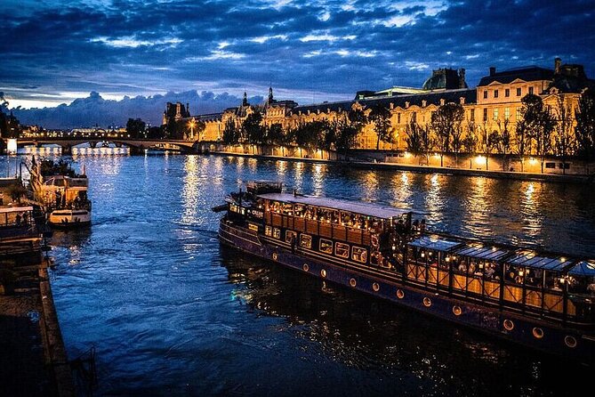 Paris Seine River Sightseeing Cruise Tour - The Route: Under Paris’s Historic Bridges and Past Landmark Buildings