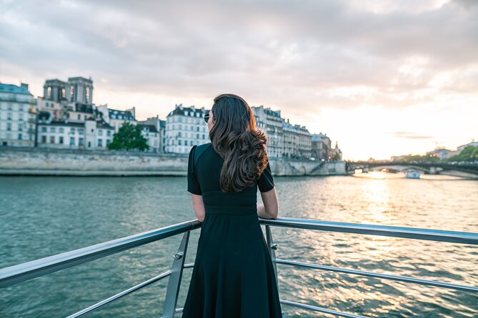 Paris Sightseeing Cruise with Champagne by Bateaux Mouches - Savor the Champagne as You Glide Along the Seine