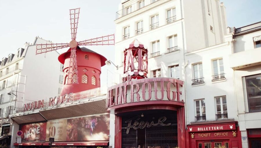 Paris: The Wickedly Delicious Dessert Tour of Montmartre - Meeting Point at the Iconic Moulin Rouge