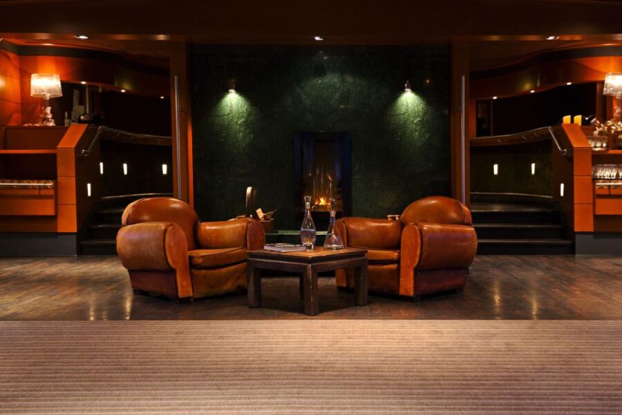 Paris: Valentine's Day Dinner Cruise on the Seine River - Comparing This Cruise to Similar Experiences