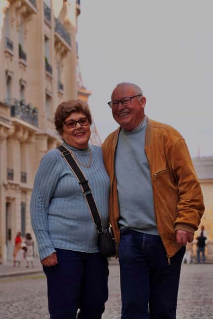 Paris: Vintage Couple Photoshoot at Hidden Paris Spots - Exploring Secret Stops Away from Tourist Crowds