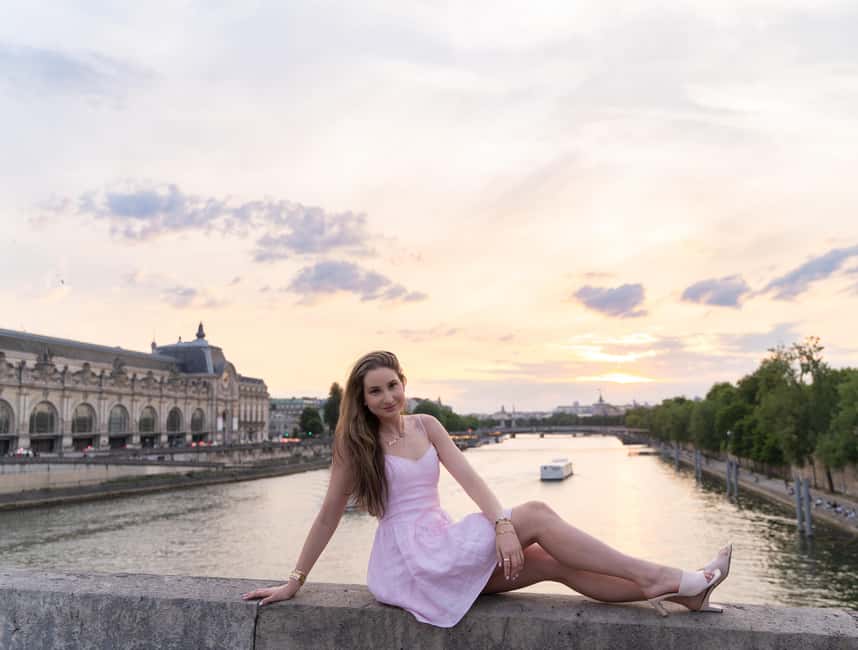 Paris:sunset photoshoot in  of Paris- Louvre Orsay Eiffel - What the Photoshoot Includes and How It Works