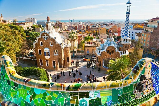 Park Guell and Sagrada Familia, Gaudí's Masterpieces Private Tour - Guided Tour of Park Güell with Breathtaking Views