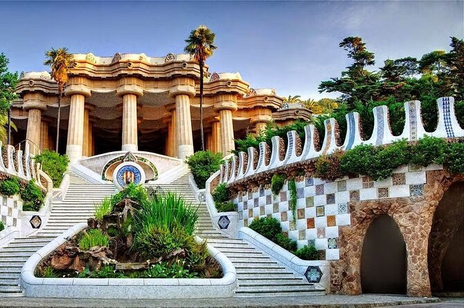 Park Güell Guided Tour in Barcelona - Discovering the Unusual Viaducts and Elevated Paths
