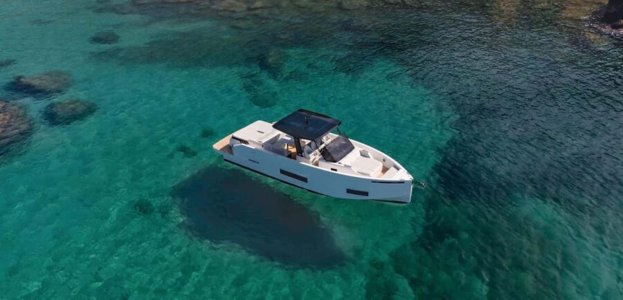 Paros: Private Boat Tour to Antiparos & Blue Lagoon Swimming - The Luxurious De Antonio 42 Yacht and Its Comforts