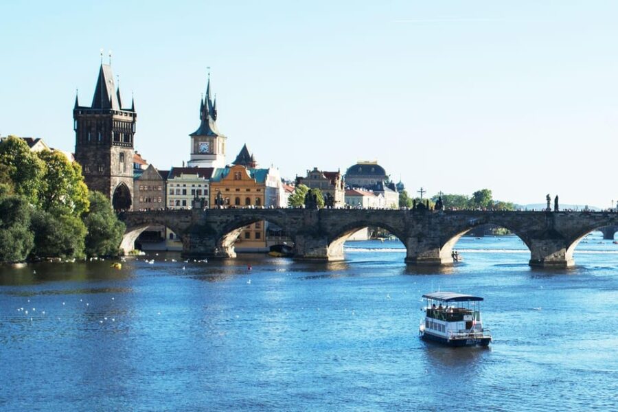 Party in Prague: Private River Cruise with Unlimited Drinks - The 55-Minute Cruise on the Vltava River