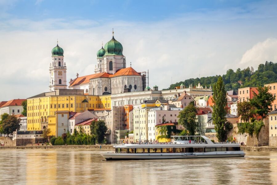 Passau: 1-Hour Guided City Walking Tour - Visiting the Confluence of the Three Rivers Next to Veste Niederhaus