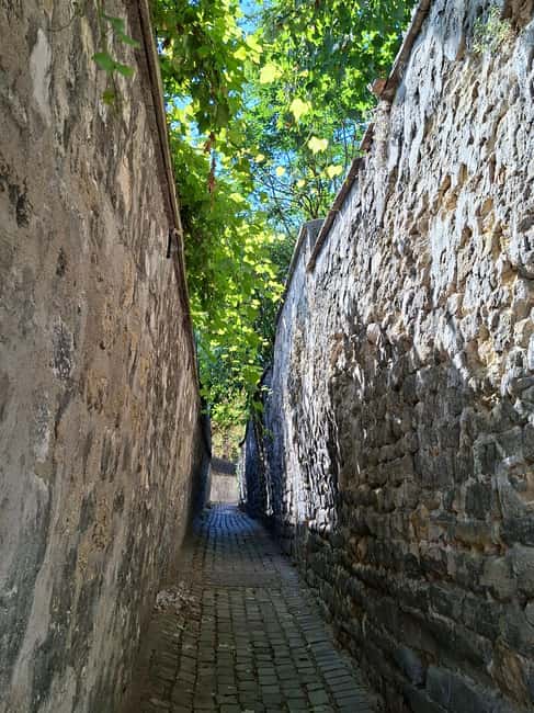 Passy: History and tour of this "chic" Parisian neighborhood - Meeting at Passy Cemetery: The Starting Point