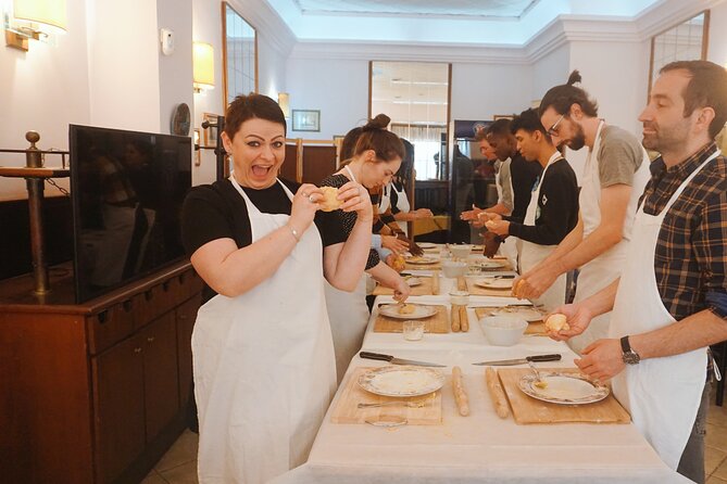 Pasta and Tiramisu Cooking Class in Rome, Piazza Navona - Making Your Own Pasta: Choose Your Favorite Sauce