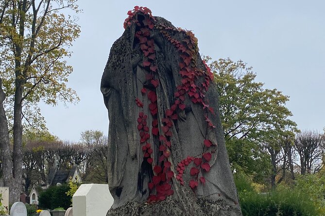 Père Lachaise's Cemetery Celebrities and Ghosts Mystery Tour - Père Lachaise Cemetery: Paris’s Most Famous Burial Site