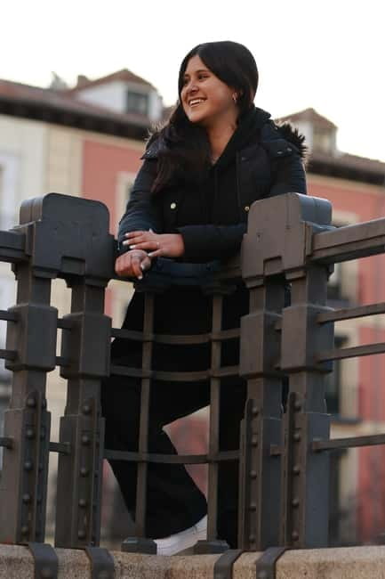 Personalized Madrid Tour: Your perfect photo, custom route, unforgettable moments - Starting Point at El Oso y el Madroño