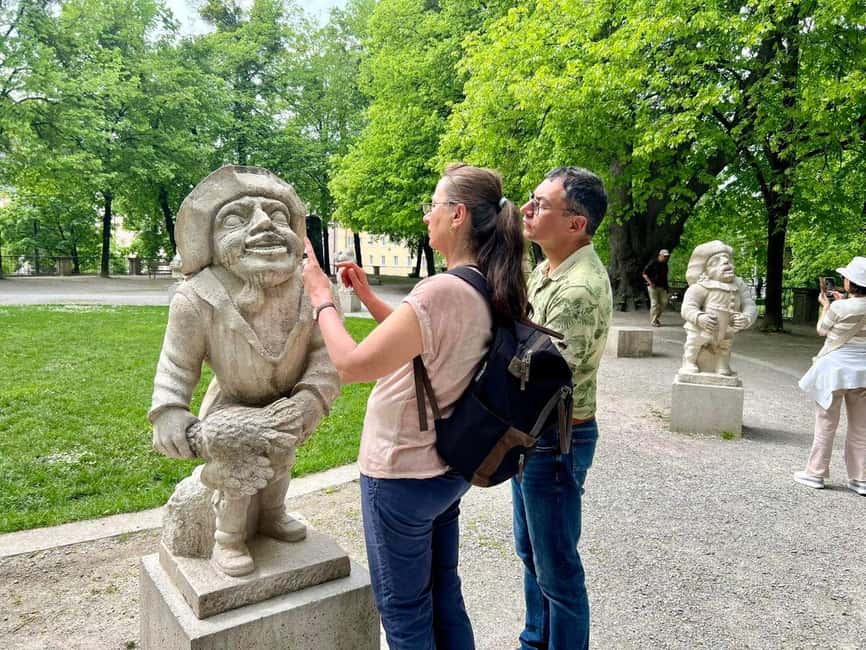 Photo Walk Salzburg - sightseeing & photo safari - Discover Salzburgs Old Town and Iconic Landmarks