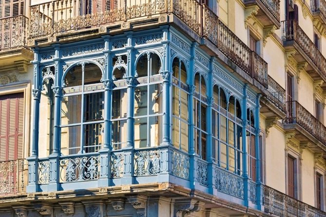 Picasso in Barcelona Max 6 People Walk El Born and Picasso Museum - Expert Guides: Knowledgeable and Engaging