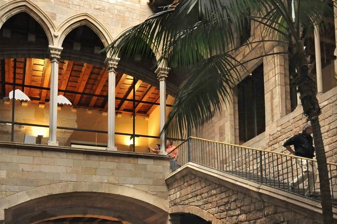 Picasso Small Group Walking Tour with Museum Skip the Line Ticket - The Significance of Els Quatre Gats Café