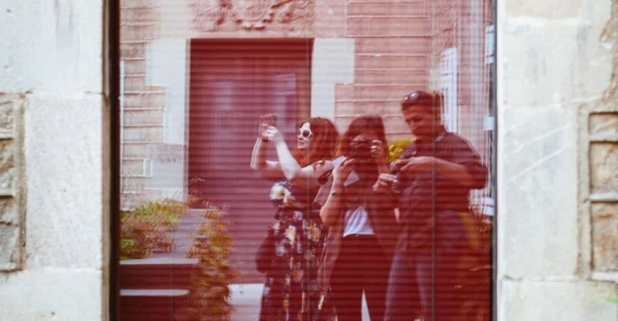 Picasso the life and scandals of a genius walking tour - Visiting a Picasso Art Dealer with Original Works